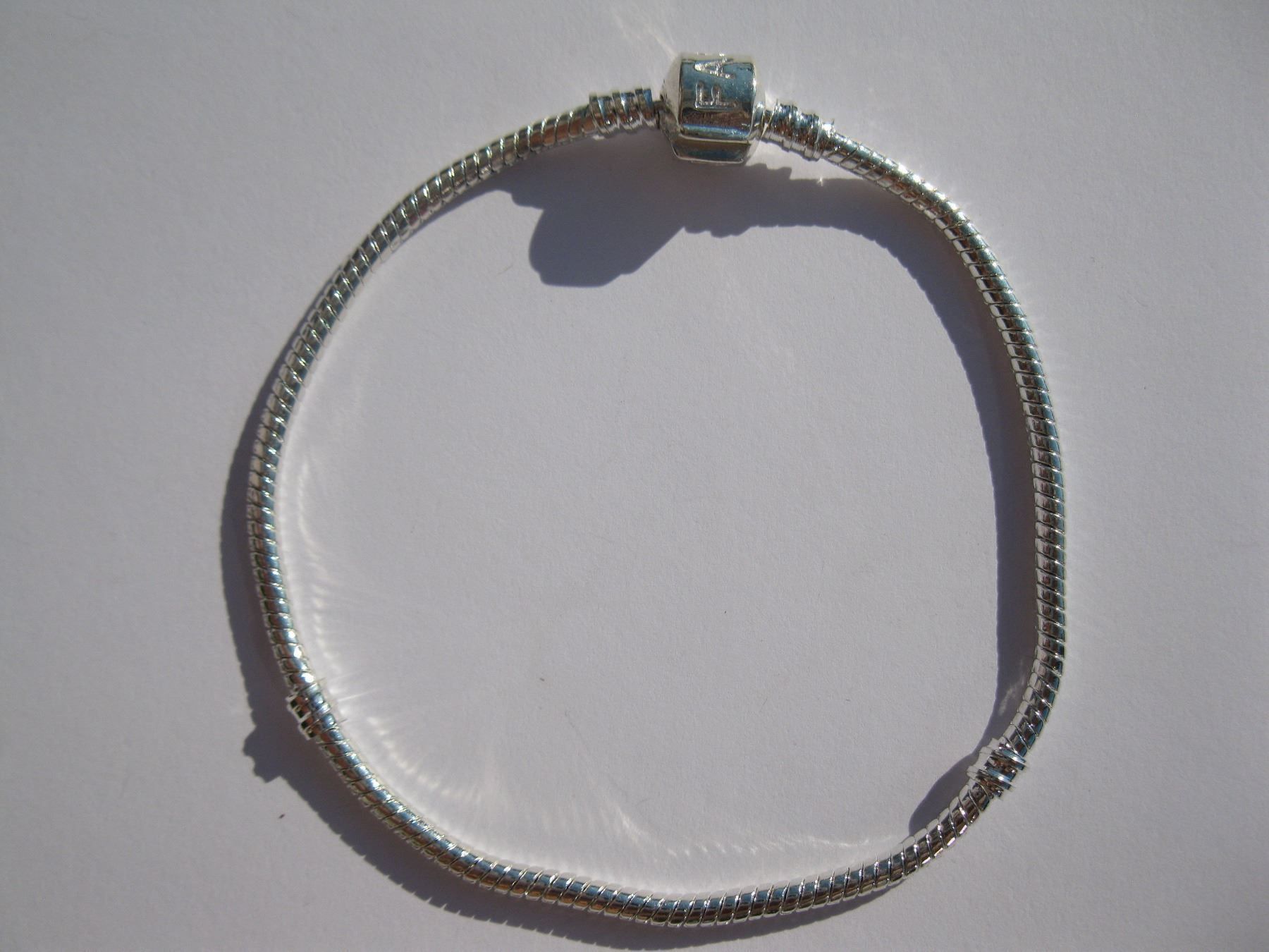 Armbänder & -reifen: Armband versilbert 22cm mit Clipverschluss – Neu und originalverpackt aus St. Margarethen TG von LuanaKa
