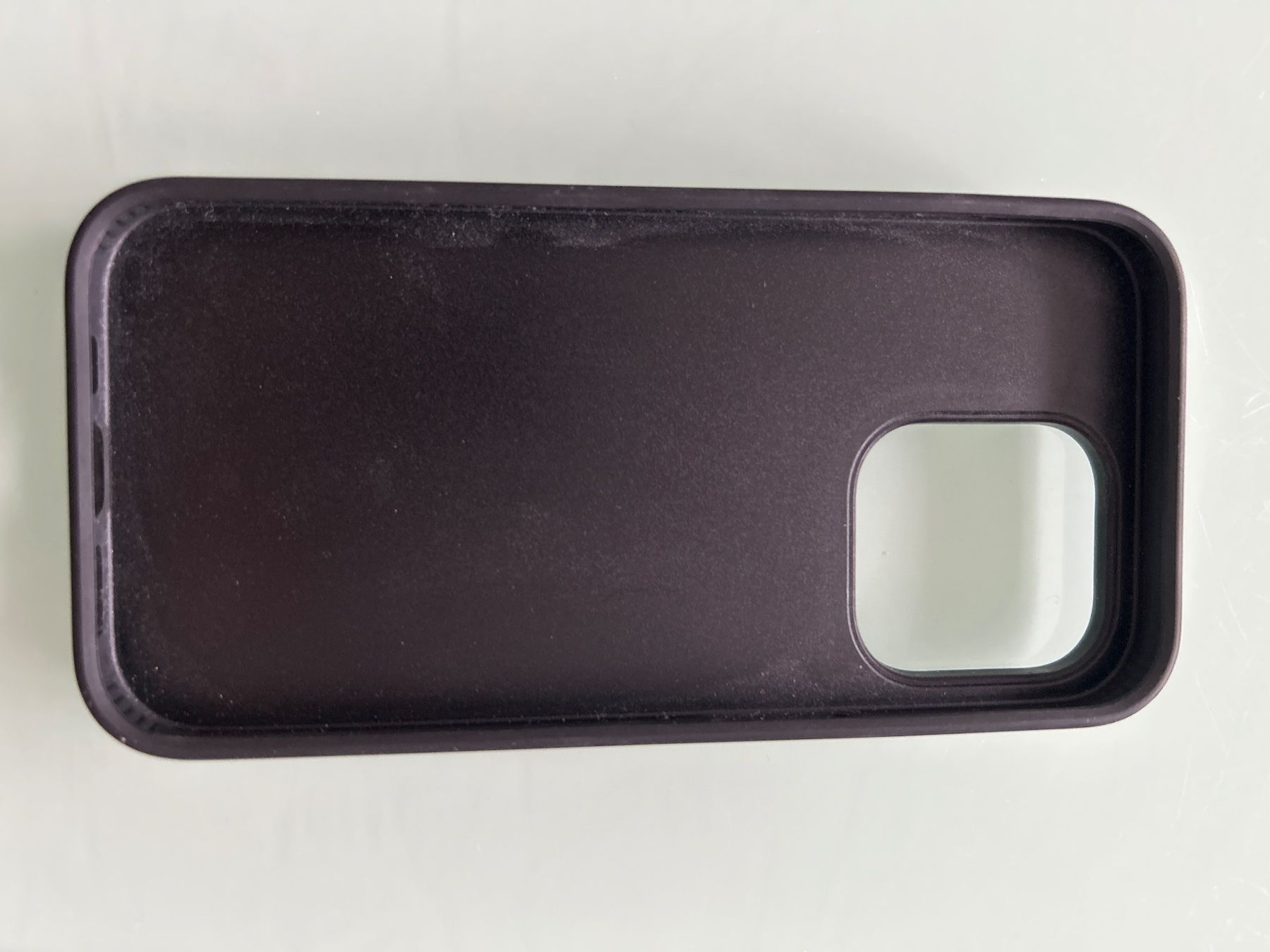 Covers & Schutzfolien: Neu IPhon 15 pro Hülle – Neu (gemäss Beschreibung) aus Dulliken von Lindt.1845 1