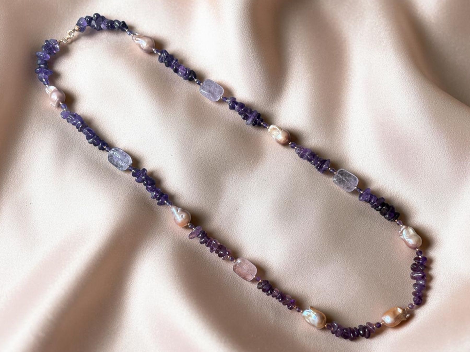 Ketten: Neue Halskette mit Amethyst, Barockperlen, Silberverschluss – Neu und originalverpackt aus Lamone von LaCantinaMagica 4