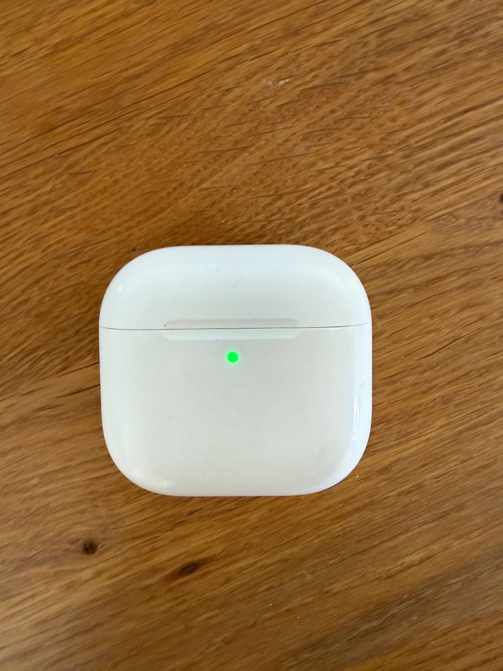 Apple Cuffie: APPLE AirPods 4 Charging Case – Usato da Lausanne venduto da Nine1982 4