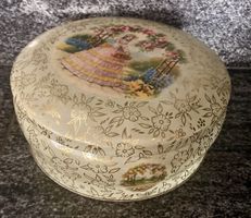 Vintage Keksdose mit Romantik-Motiv – Ideal für Sammler!