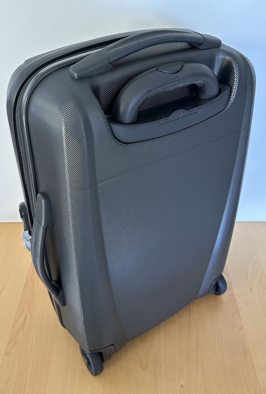 Samsonite Valigie: Samsonite - Bright Lite Diamond Upright 55/20 – Usato da Dielsdorf venduto da Empowered 2