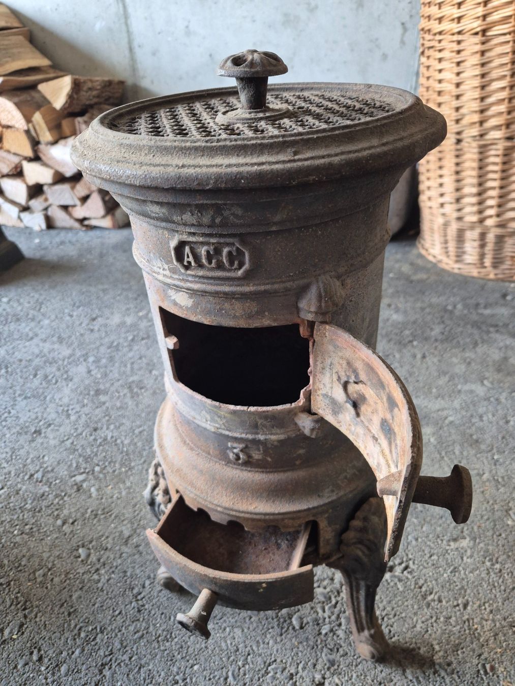 Altri mobili d'antiquariato: Antiker, Gussofen, Kanonenofen – Usato da Thun venduto da tinu2031 1