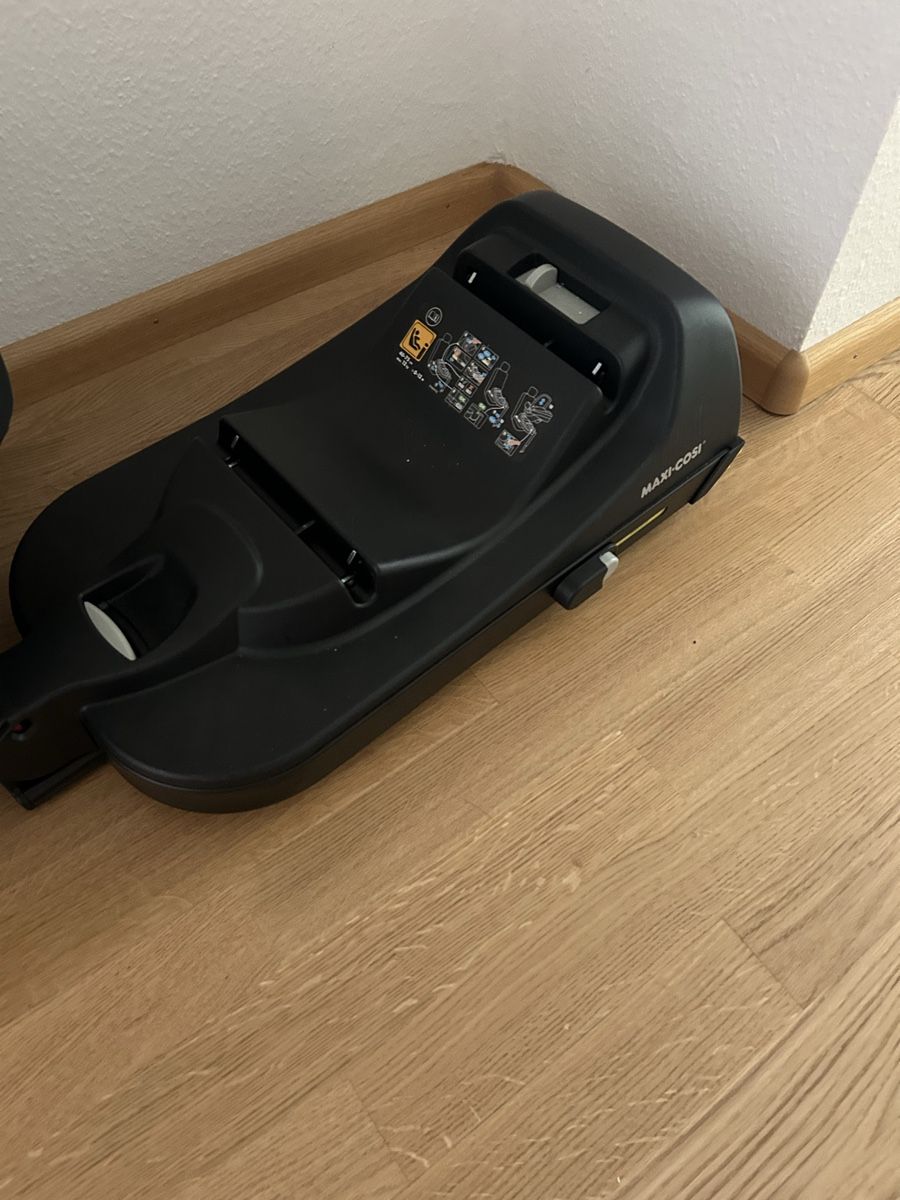 Seggiolini per auto: Maxi cosi babyschale plus isofix – Usato da Basel venduto da les_v2d8 1