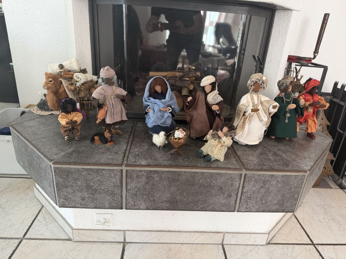 Puppen: Krippenfiguren Set Schwarzenberger – Gebraucht aus Küttigen von Hedimia