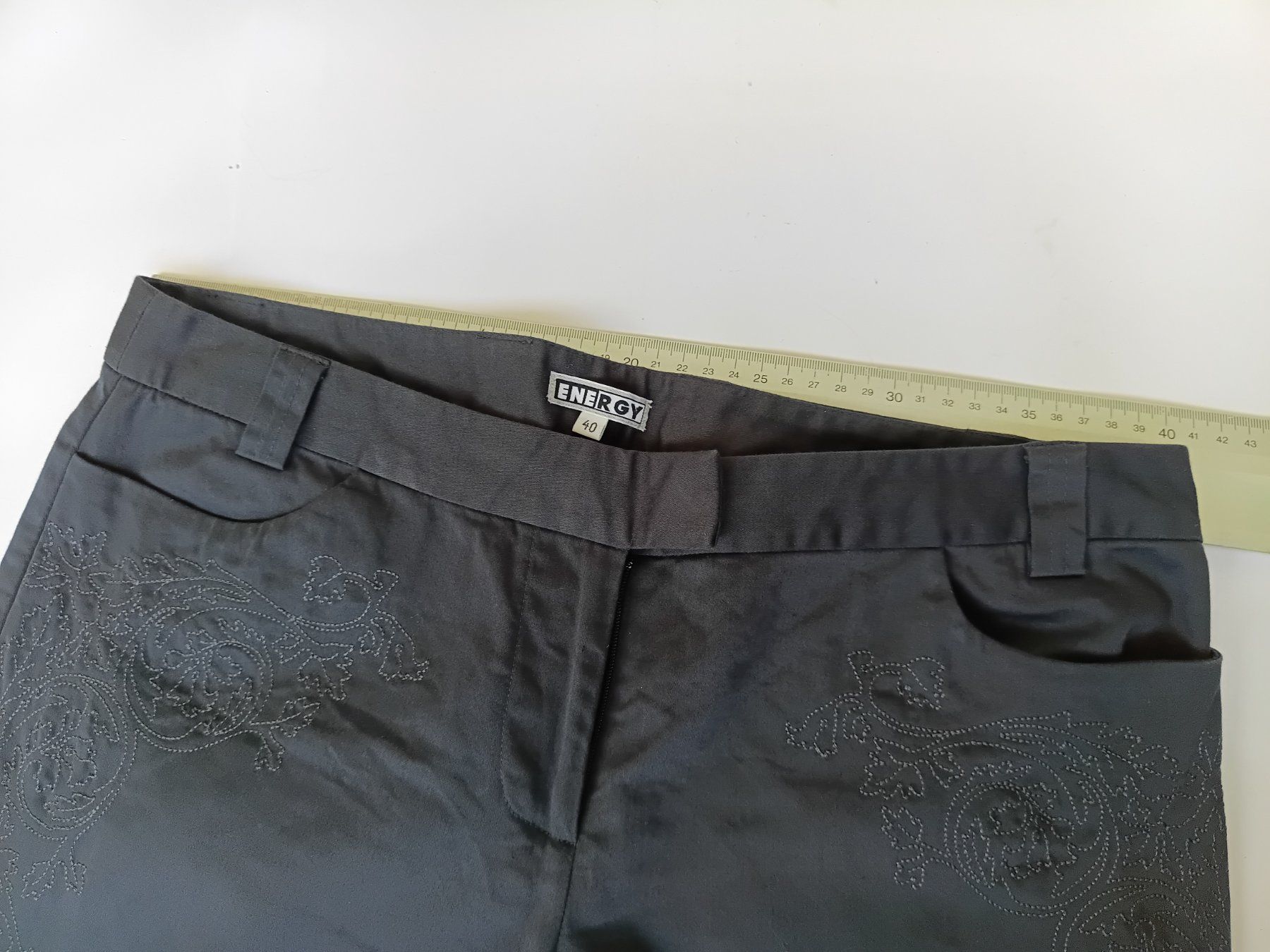 Pantalons: gestickte Damen Hosen – Neuf (Voir description) à Wängi par Ladys_First 6