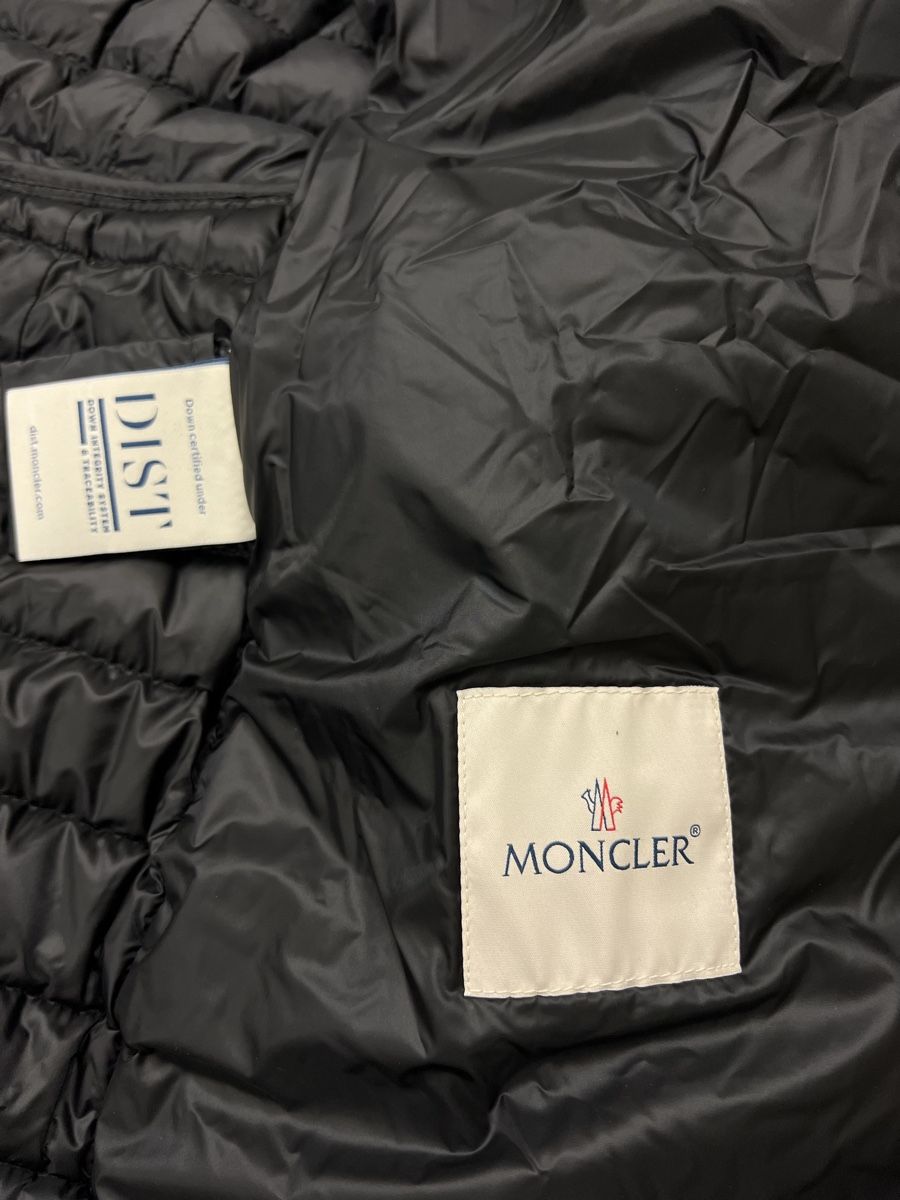 Moncler Vestes: Moncler jacket  – Neuf avec emballage d'origine à Zürich par Claus-Zr 6