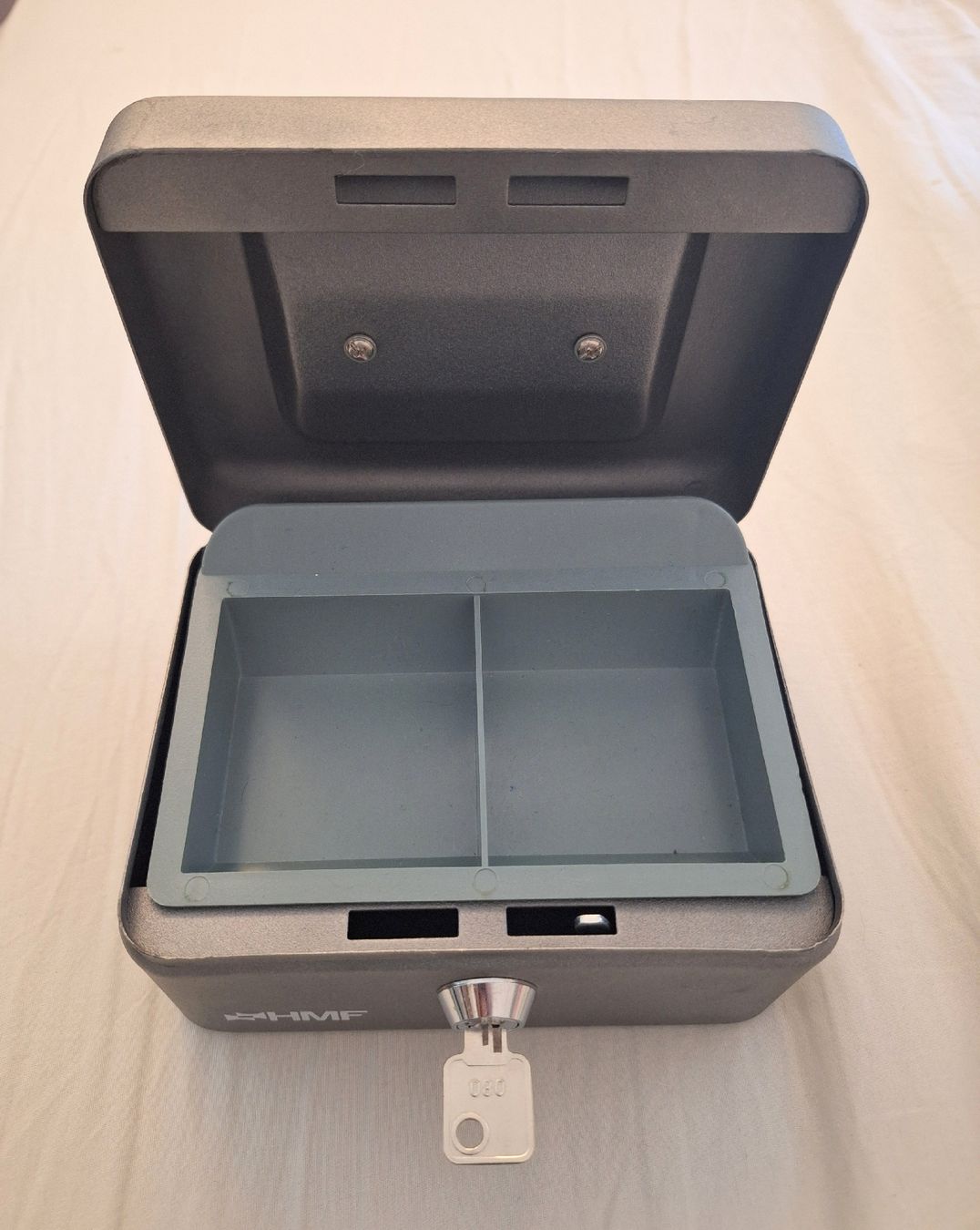 Altro per la casa: Small HMF cash box with key – Usato da Volketswil venduto da LisaSch1 2