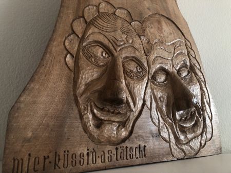 Fritschi Fasnacht Kriensermaske Reliefbild geschnitzt