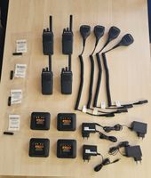 Motorola DP2400e Funkgeräte mit Zubehoer Set 4 Stk
