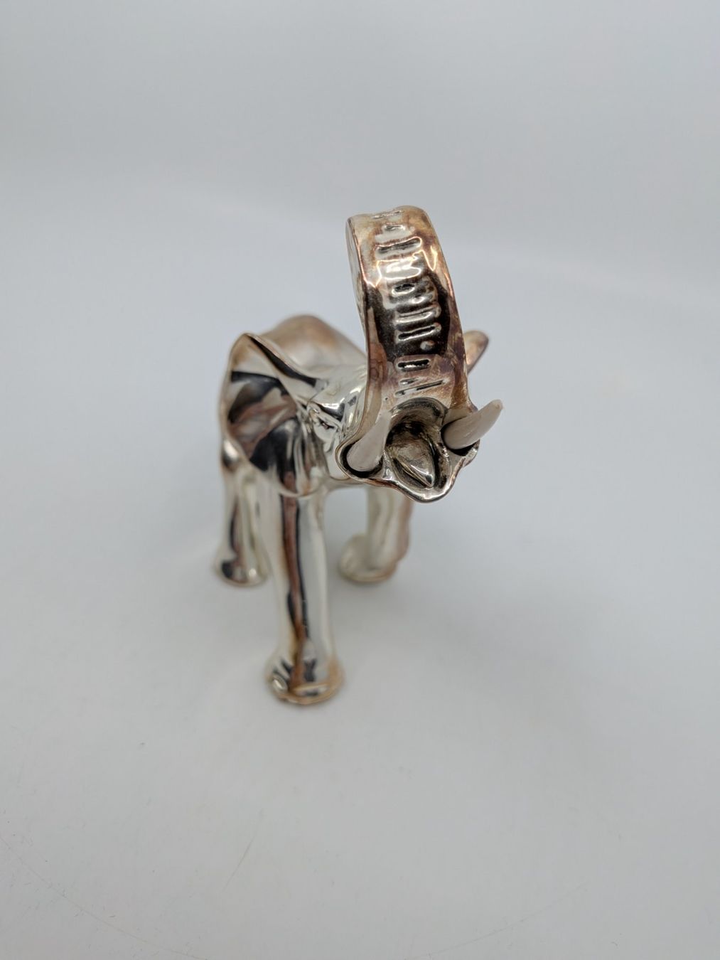 Statuette: Silberfarbener Elefant – Usato da Emmen venduto da magelan 1