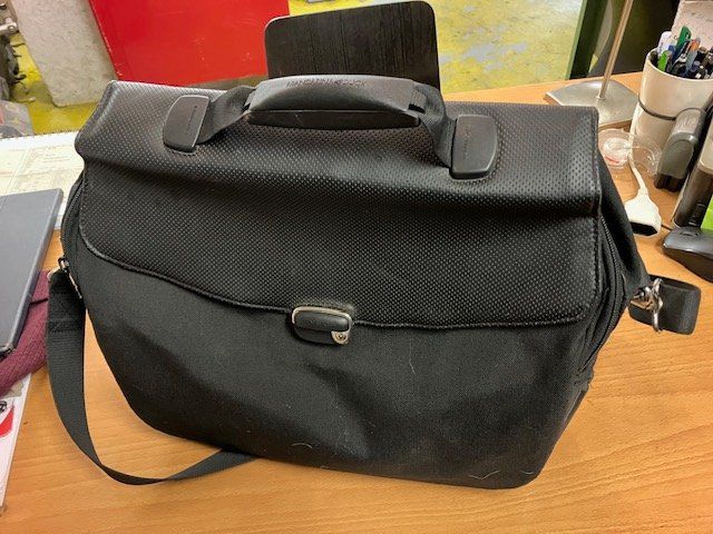 Mandarina Duck Borse: Mandarina Duck Ledertasche mit Gurt – Nuovo (secondo la descrizione) da Zürich venduto da Motorenwerk 2