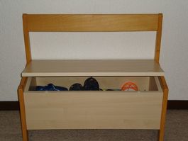 Kindergarderobe aus Holz