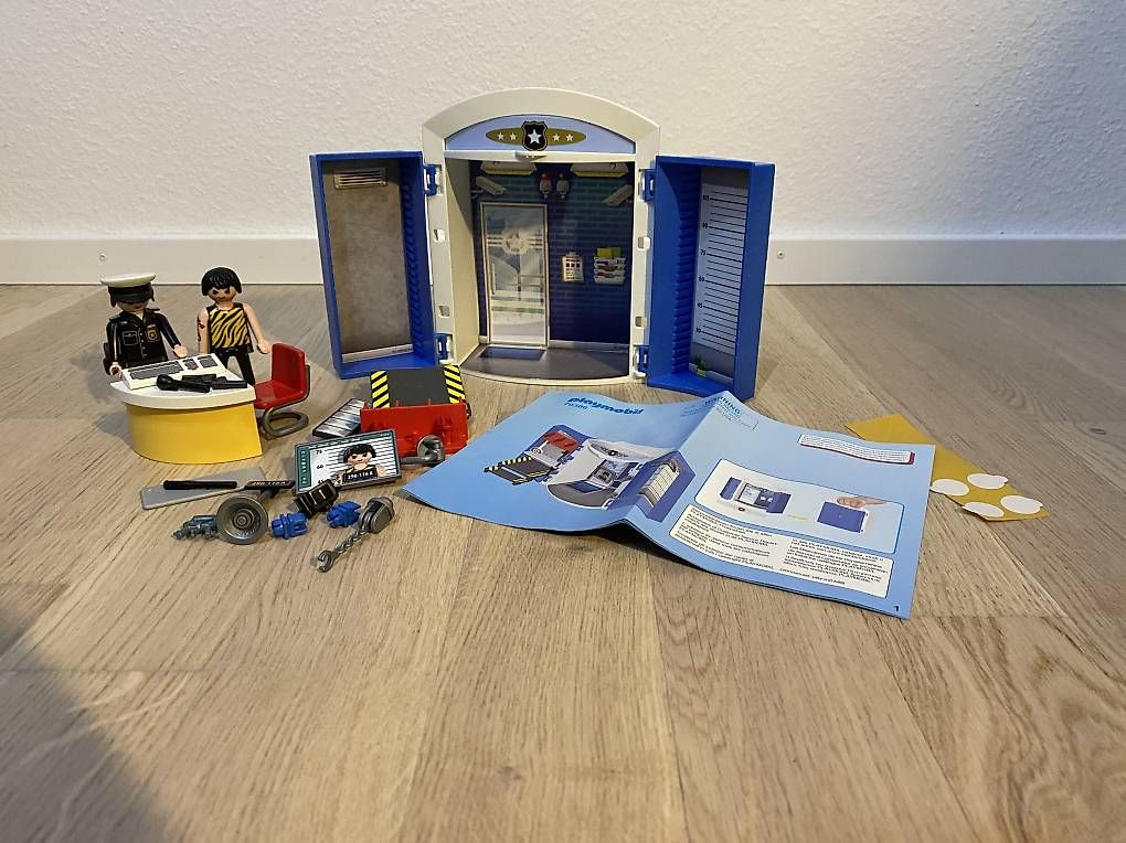 Playmobil Spielzeuge: Playmobil City Action In der Polizeistation – Gebraucht aus Obermumpf von joerg86 1