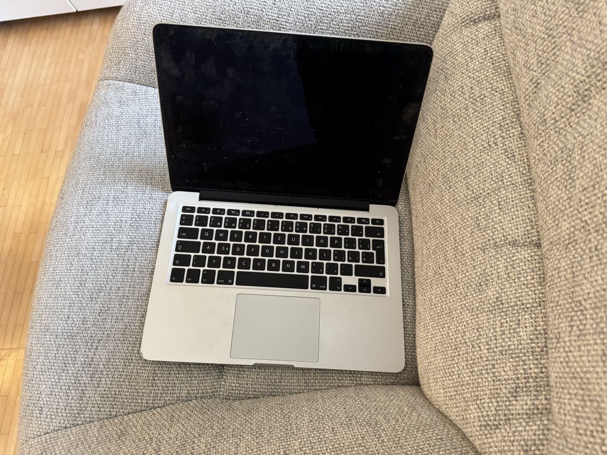 Apple Notebook: MacBook Pro 13 – Difettoso da Adliswil venduto da Busys