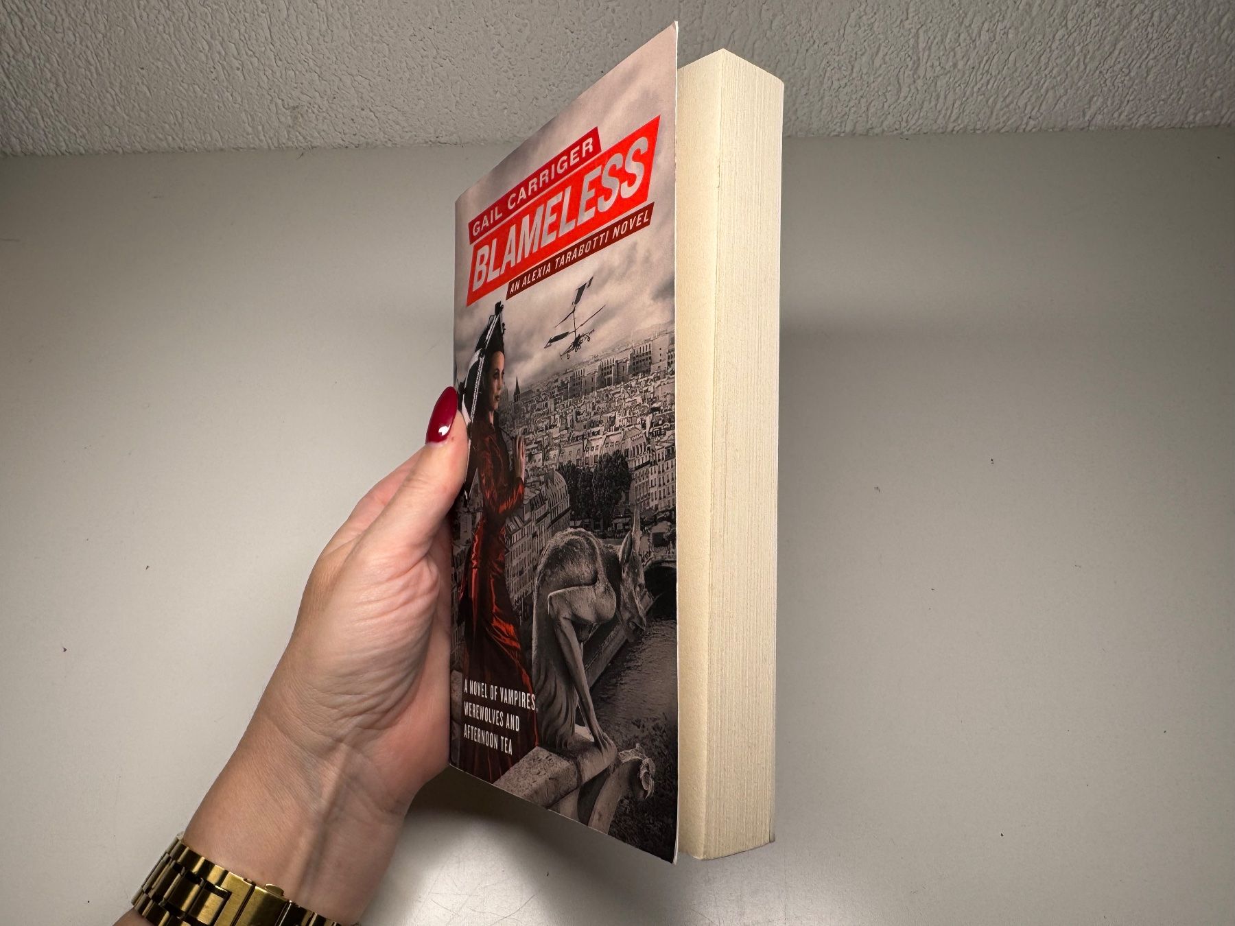 Libri: NOVEL: Gail Carriger, Blameless – Usato da Grosswangen venduto da English_books 1