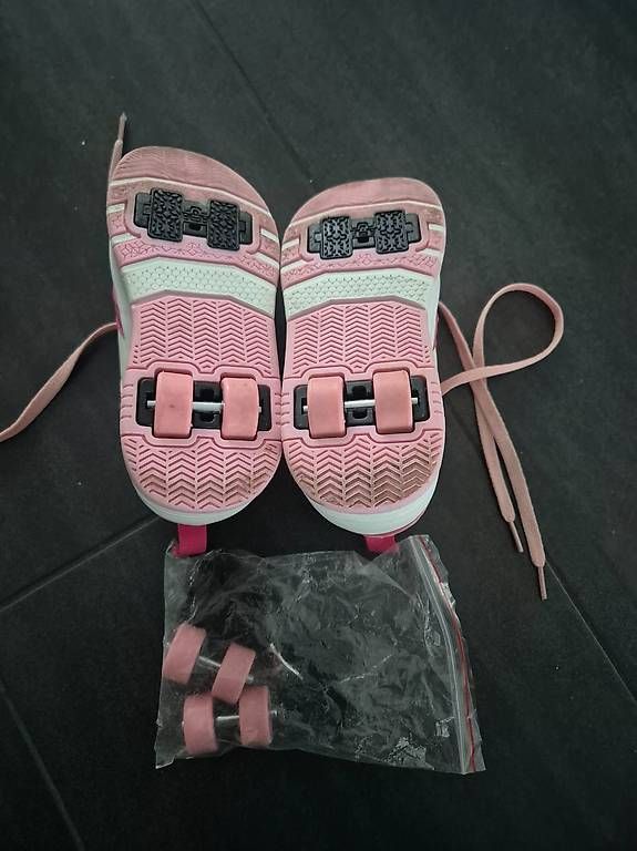 Scarpe per ragazze: Inline - Turnschuhe – Usato da Altishofen venduto da nicce1984
