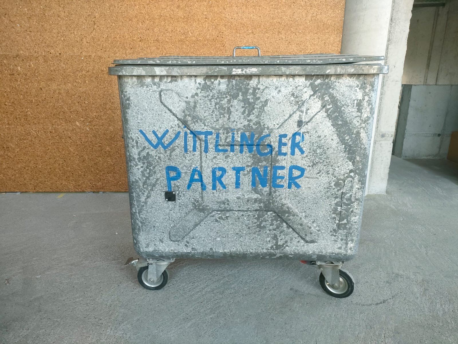 Altro per Ufficio & Commercio: Abfall Container 600 liter – Usato da Dürrenäsch venduto da Duxel 4