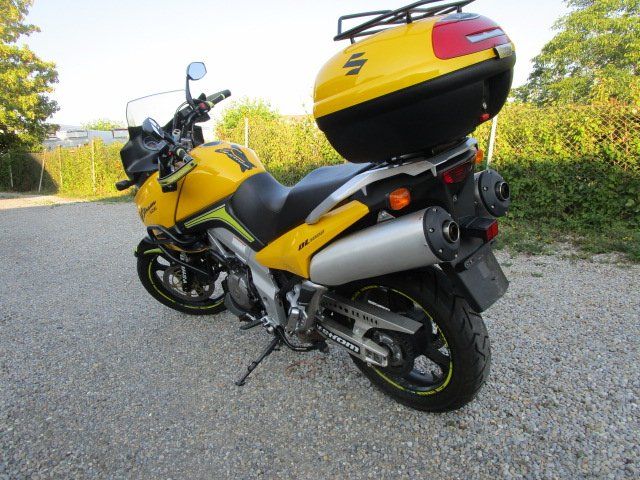 Suzuki Enduro: Motorrad Suzuki DL 1000 Kat A  ab Platz oder für Export – Usato da St. Gallen venduto da Moser13 1