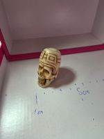 Totenkopf Miniatur, Handgeschnitzt, Sammlerstück