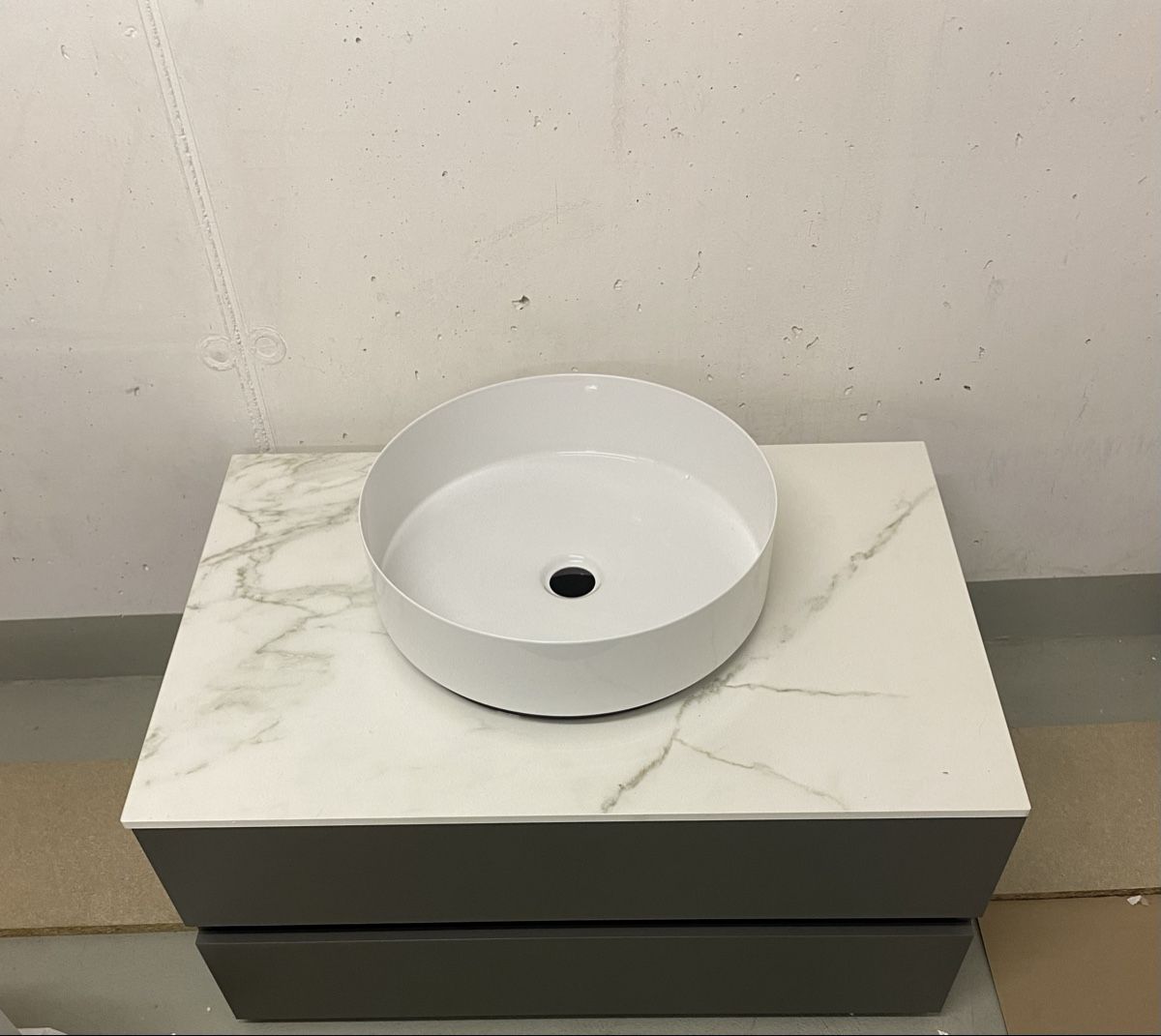 Alterna Installations & Meubles: Badmöbel Alterna Donna mit Aufsatz Waschbecken – Neuf (Voir description) à Romanshorn par Deniz_Lee20
