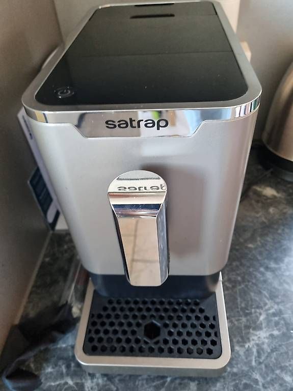 Macchine per caffè & Macchine per espresso: Satrap Kaffeevollautomat Milano – Usato da Sempach venduto da JaMa12 1