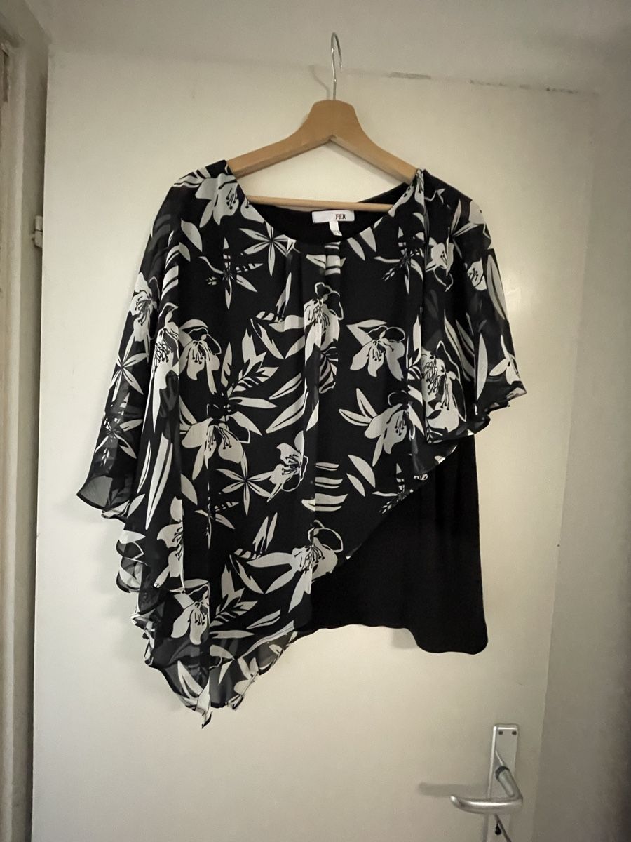 Lots de vêtements: Verschiedene Sommeroberteile in Gr.46 – D'occasion à Ehrendingen par torresuda98 4