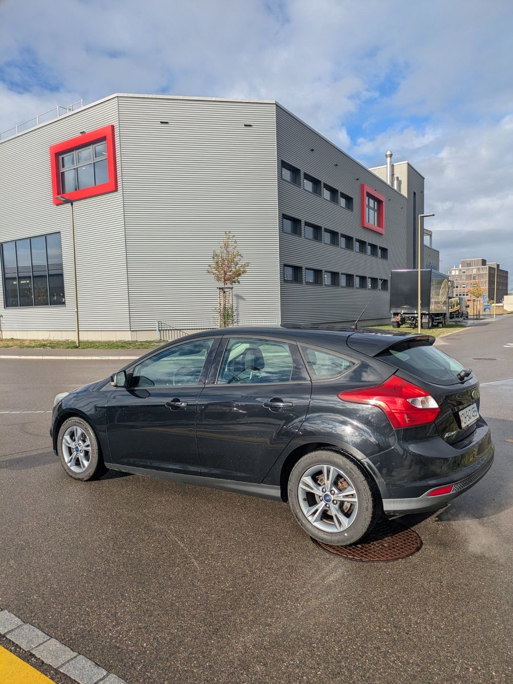 Ford Automobili: Ford Focus 1.0 SCTi Winner mit Mfk – Usato da Dorf venduto da Jrhhh 2