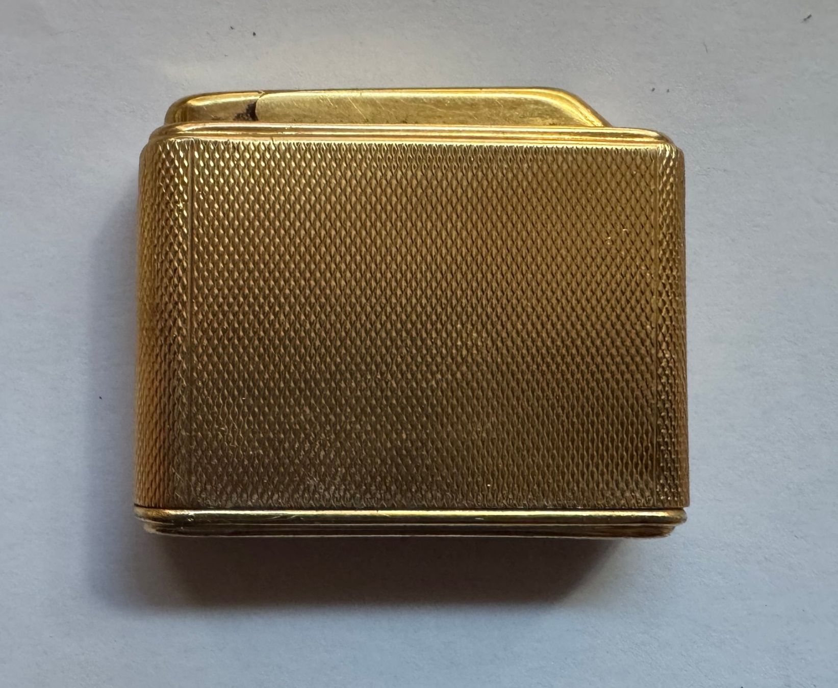 Accendini: Colibri vintage Feuerzeug mit Monogram EK – Usato da Eggenwil venduto da MarKae