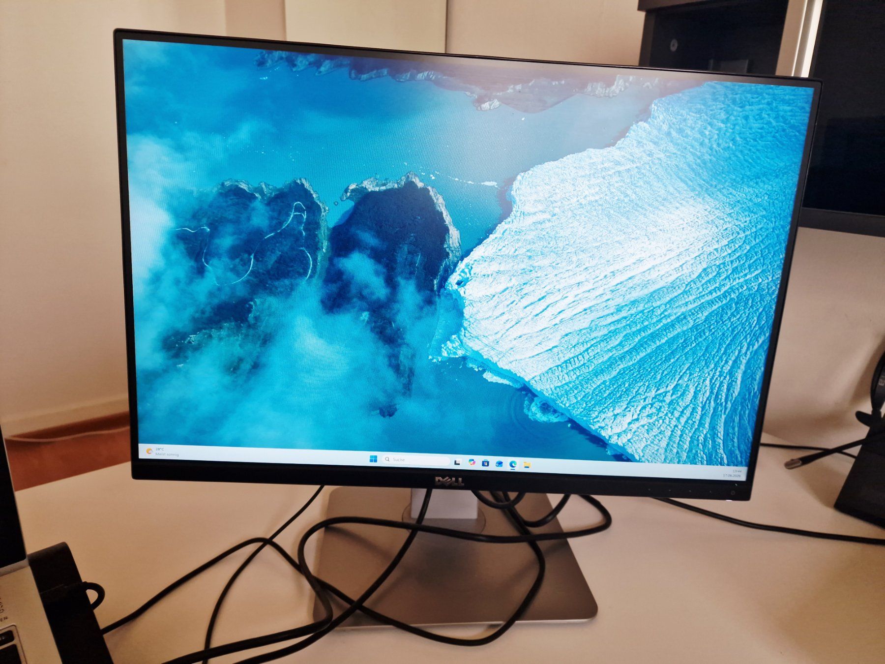 Dell Monitor: Dell U2415b 24" Monitor Bildschirm höhenverstellbar HDMI – Usato da Hallau venduto da CHACLA