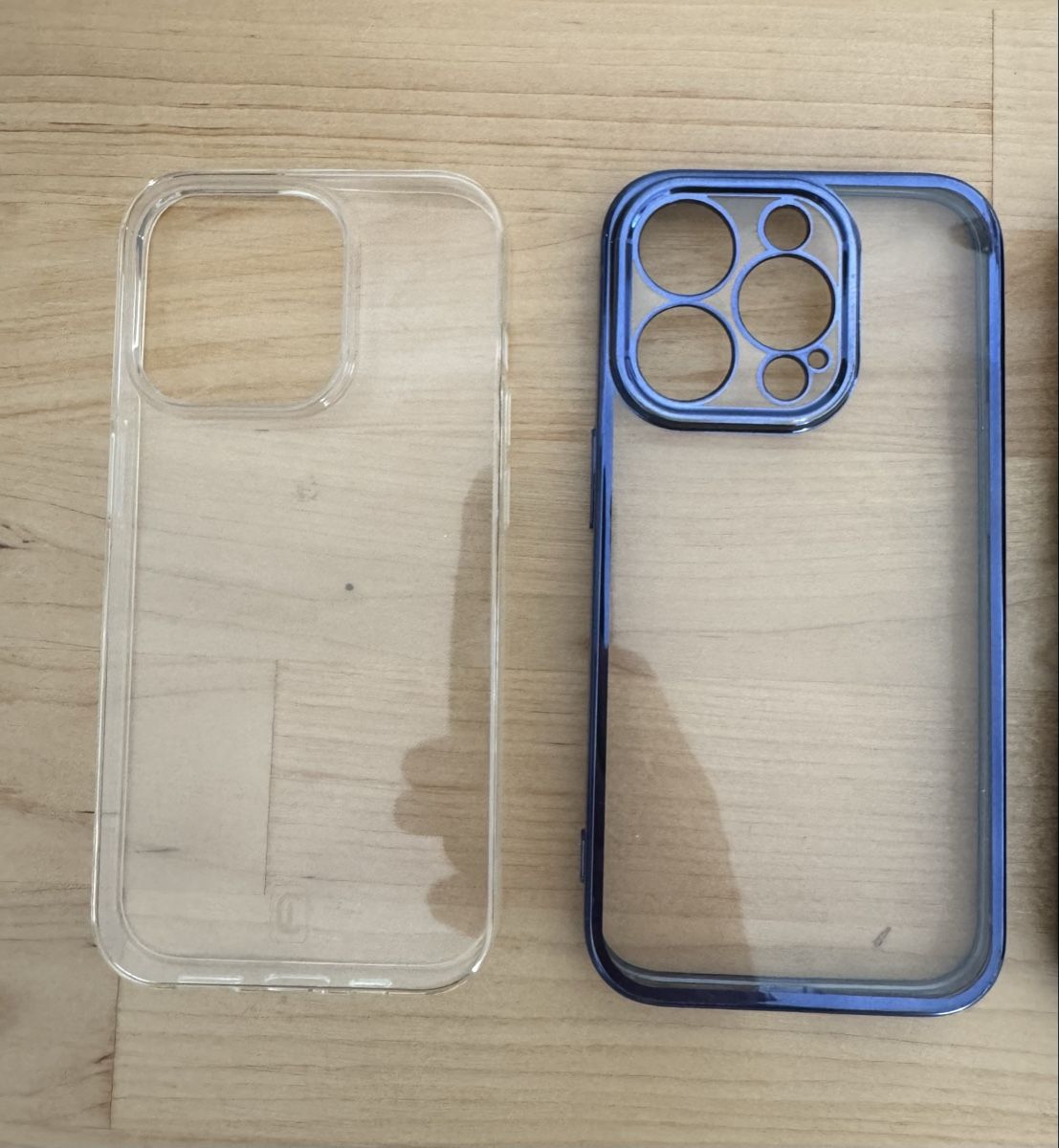 Cover & Protezioni schermo: Cover per IPhone15 pro – Nuovo (secondo la descrizione) da Vezia venduto da psoldo 2
