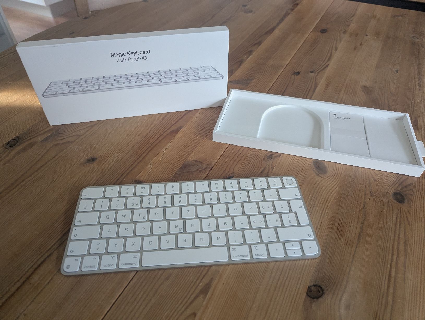 Apple Claviers: Apple Magic Keyboard mit Touch ID – D'occasion à Ennenda par moritzschiesser