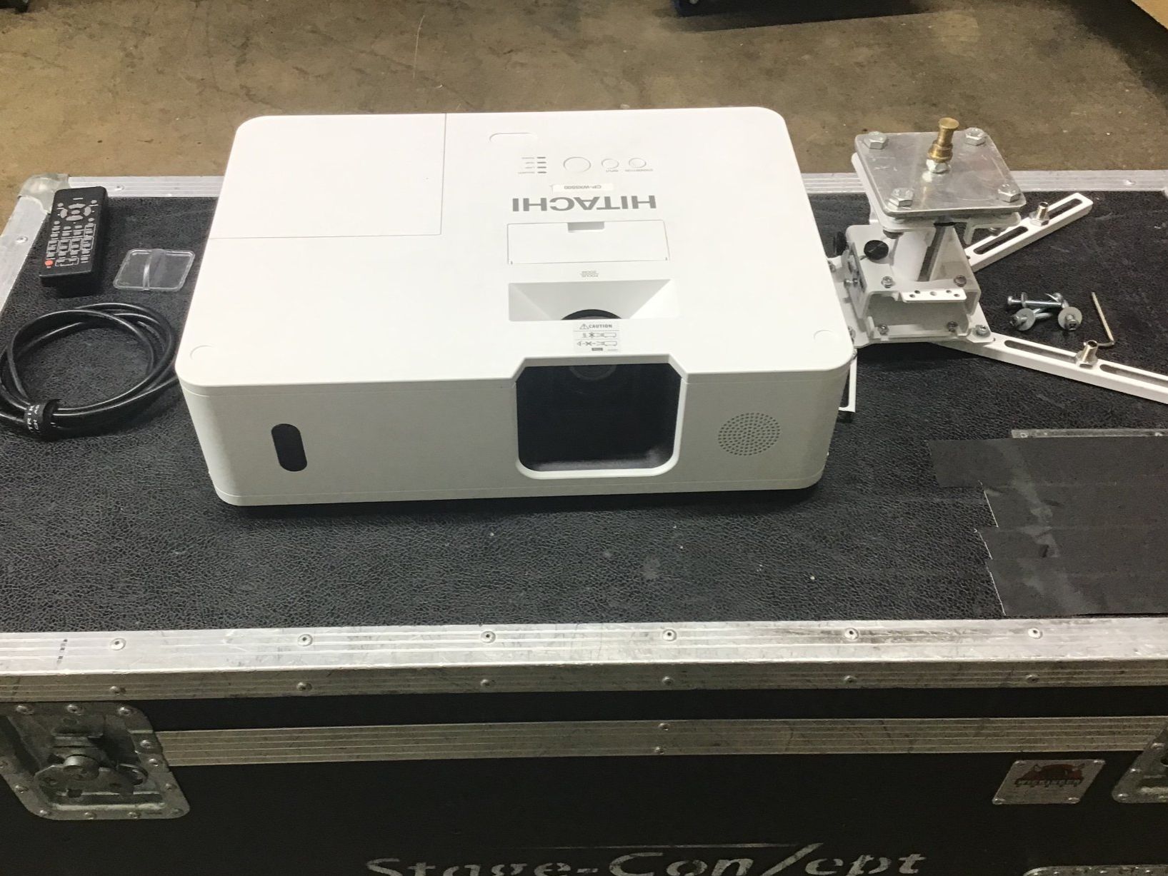 Hitachi Videoprojektoren: Projektor Hitachi CP-WX5500 – Gebraucht aus Leuggern von stagem 1