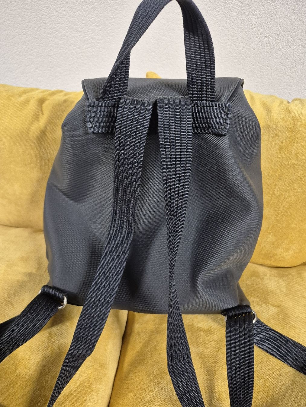 Lacoste Borse: sac lacoste comme neuf – Nuovo (secondo la descrizione) da St-Pierre-Clages venduto da _RV 2