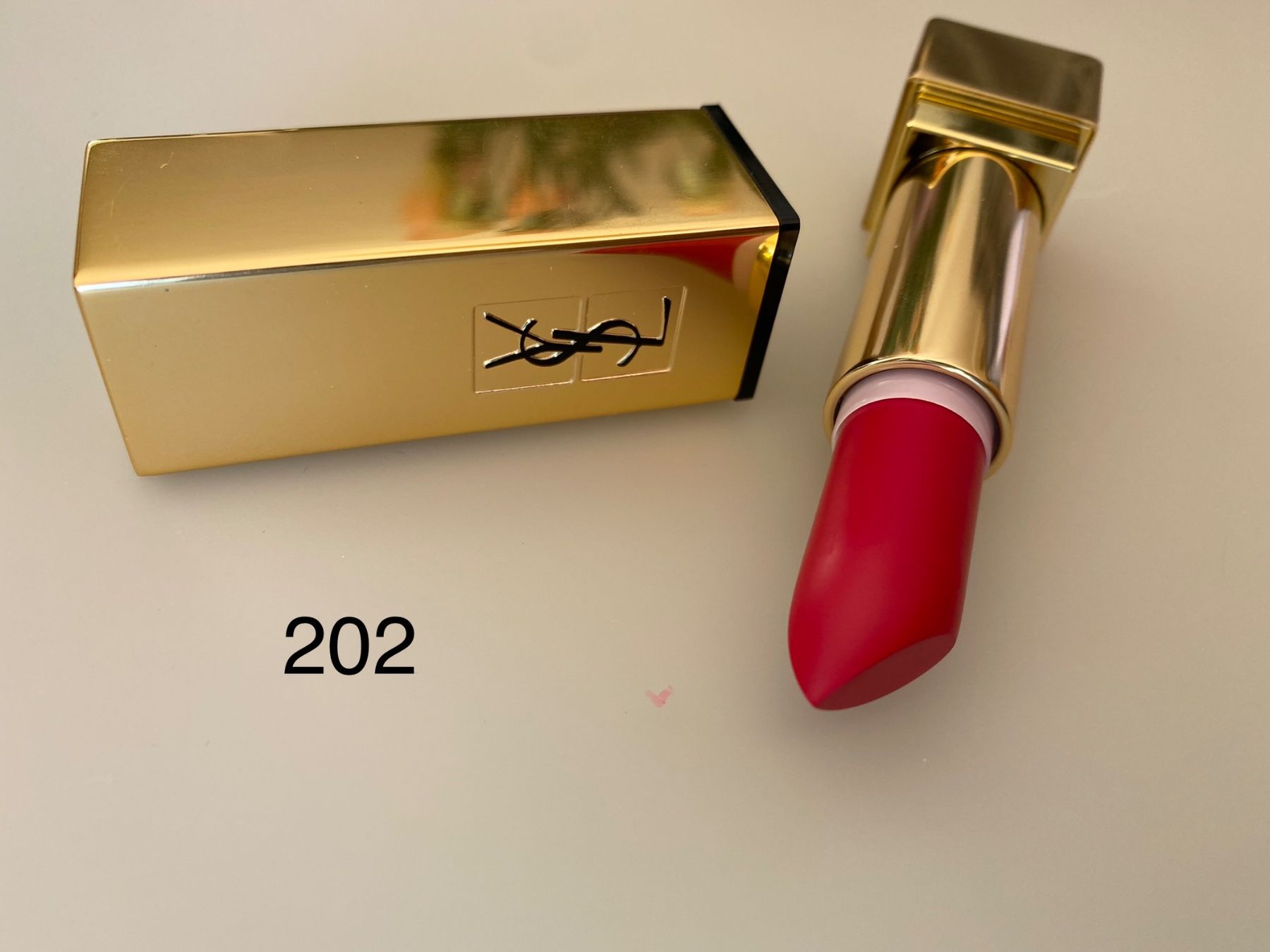 Make-up: YSL rouge à lèvres – Neu und originalverpackt aus Pully von Natala