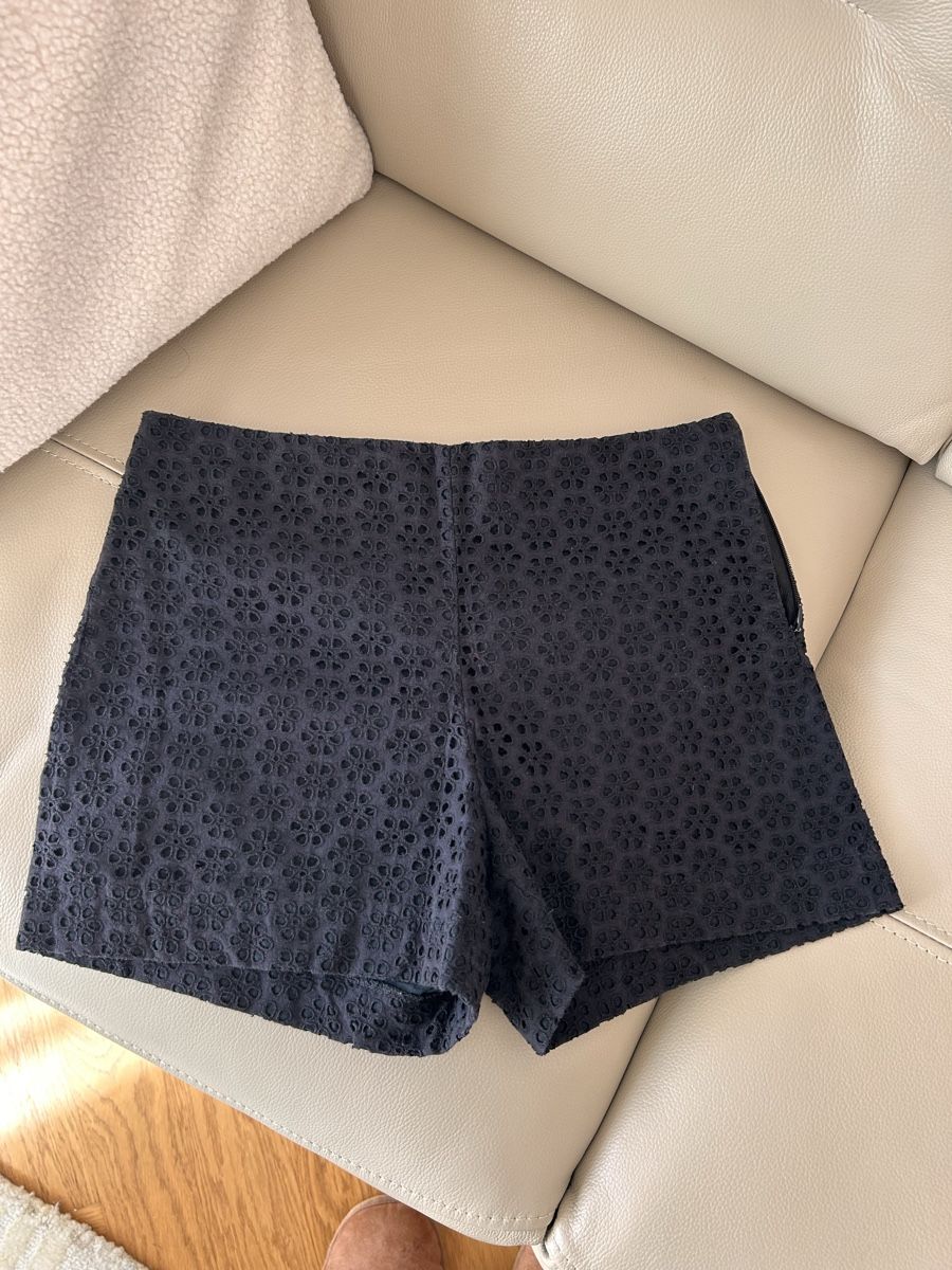 Cacharel Pantaloni: Cacharel shorts – Usato da Zürich venduto da evasara