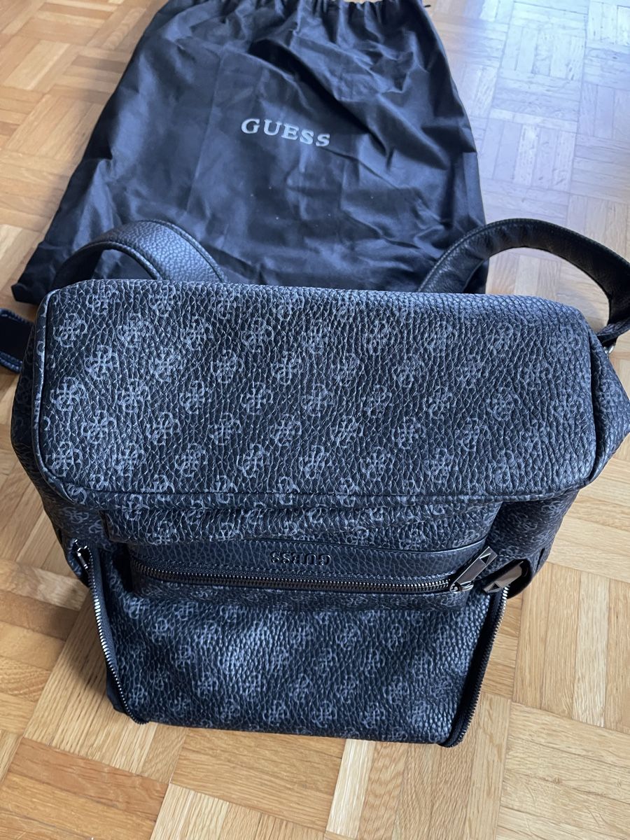 Guess Rucksäcke: Guess Rucksack – Gebraucht aus Goldach von Pero911 8