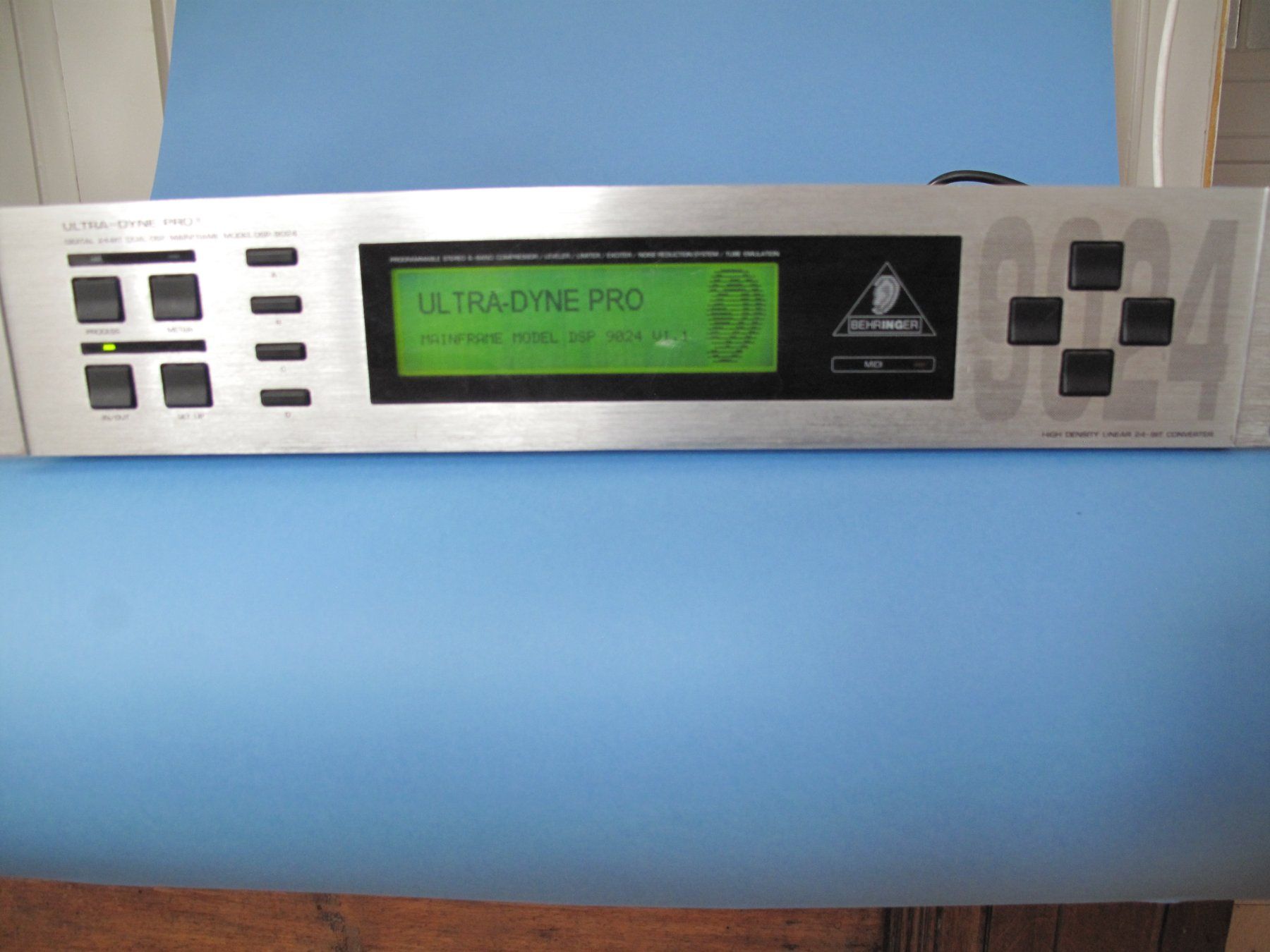 Behringer Equalizzatori: Behringer Ultra Dyne Pro 9024 – Usato da Winterthur venduto da salzfass.19