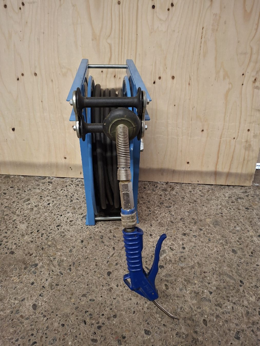 Compressori: FAICOM Schlauchaufroller mit Druckluftschlauch – Usato da Niederuzwil venduto da peter. 4