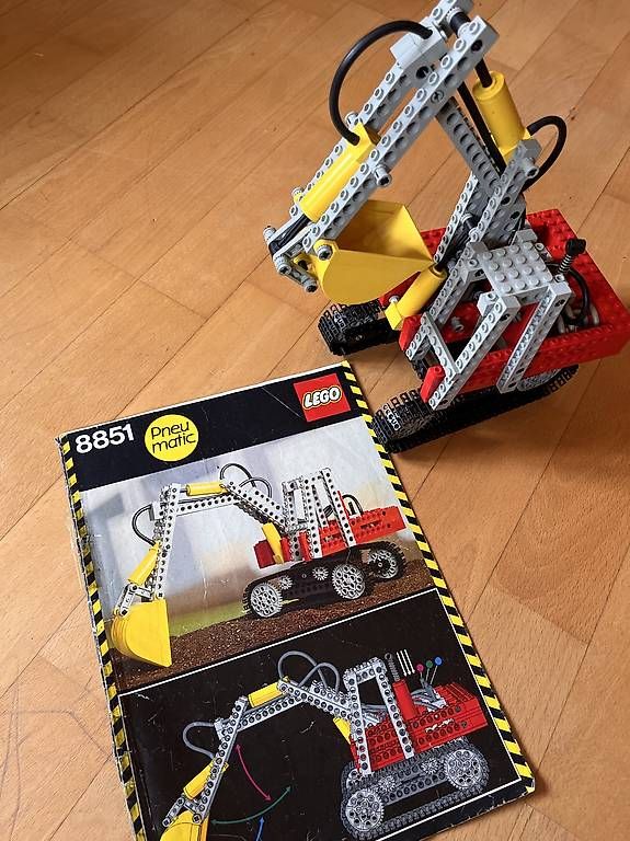 Kit di costruzioni: Lego Technic 8851 Pneumatischer Kran – Usato da Grenchen venduto da mammamia25