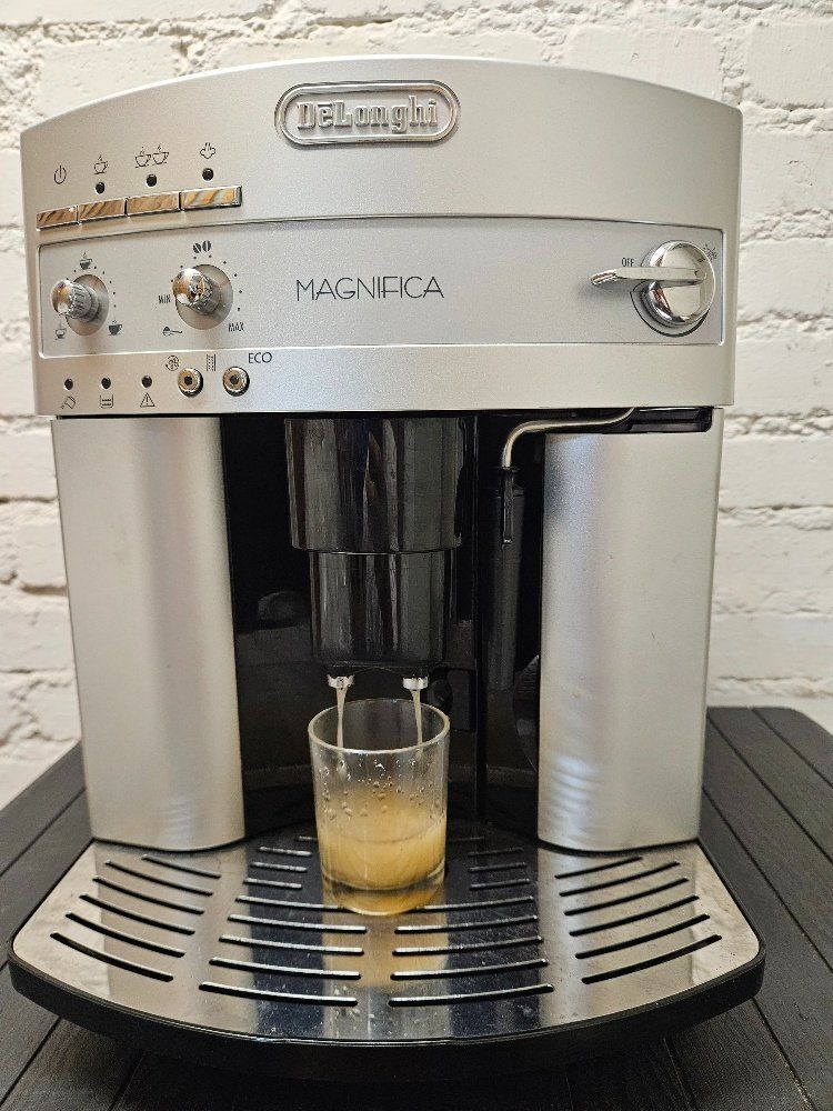 De'Longhi Macchine per caffè & Macchine per espresso: DeLonghi Magnifica – Usato da Zürich venduto da mimi_zh 4