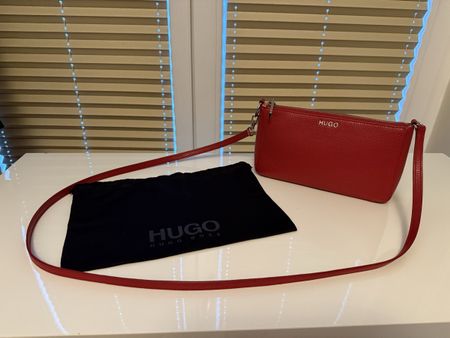 HUGO BOSS Leder Crossbody wie neu