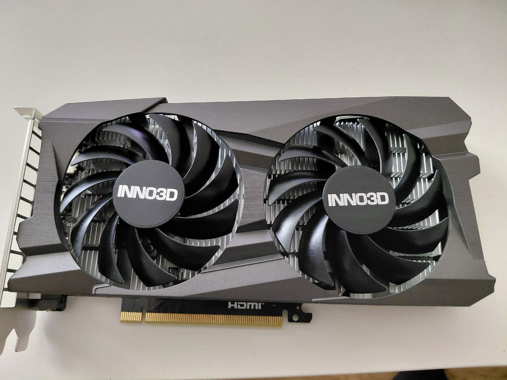 Schede grafiche: Grafikkarte INNO3D Geforce RTX 3050 8GB – Usato da Zürich venduto da ang_6yk2