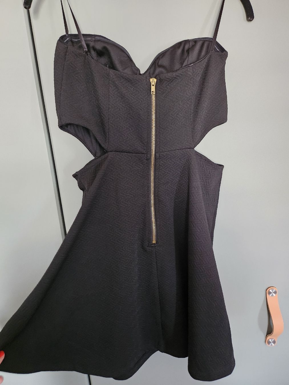 Vestiti: Robe noire – Nuovo (secondo la descrizione) da La Tour-de-Peilz venduto da mar_2r26 1