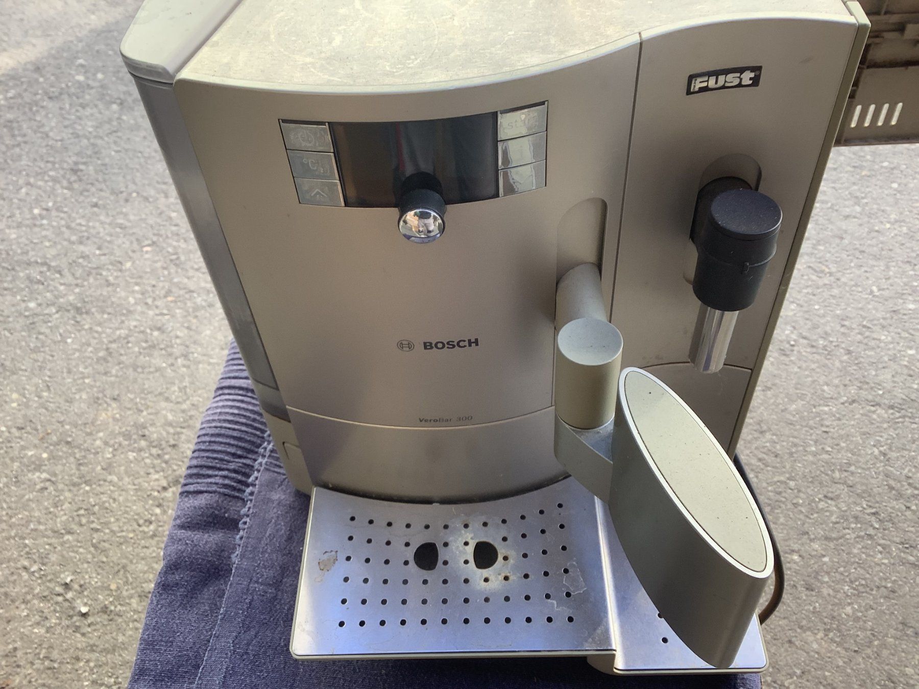 Bosch Macchine per caffè & Macchine per espresso: KAFFEMASCHINE VOLLAUTOMAT – Difettoso da Glarus venduto da Mdelphi 7