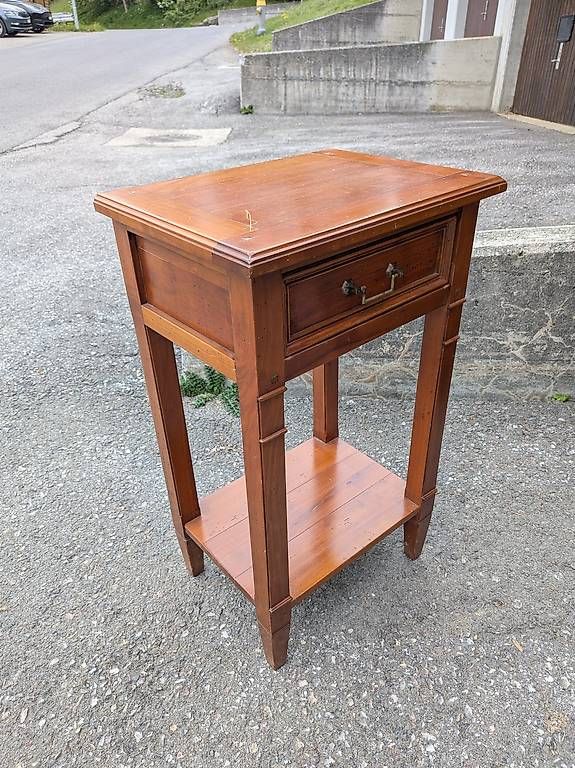 Comodini: Table de chevet ROVEL  en noyer  – Usato da Les Diablerets venduto da Fid01 1