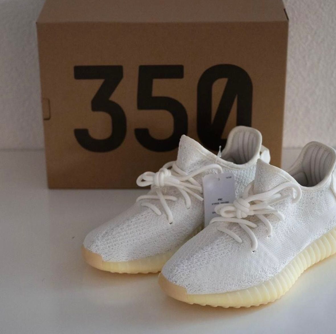 Adidas Scarpe da donna: Adidas Yeezy Boost 350 V2 Triple White – Nuovo e nell'imballaggio originale da Wittenbach venduto da janine37