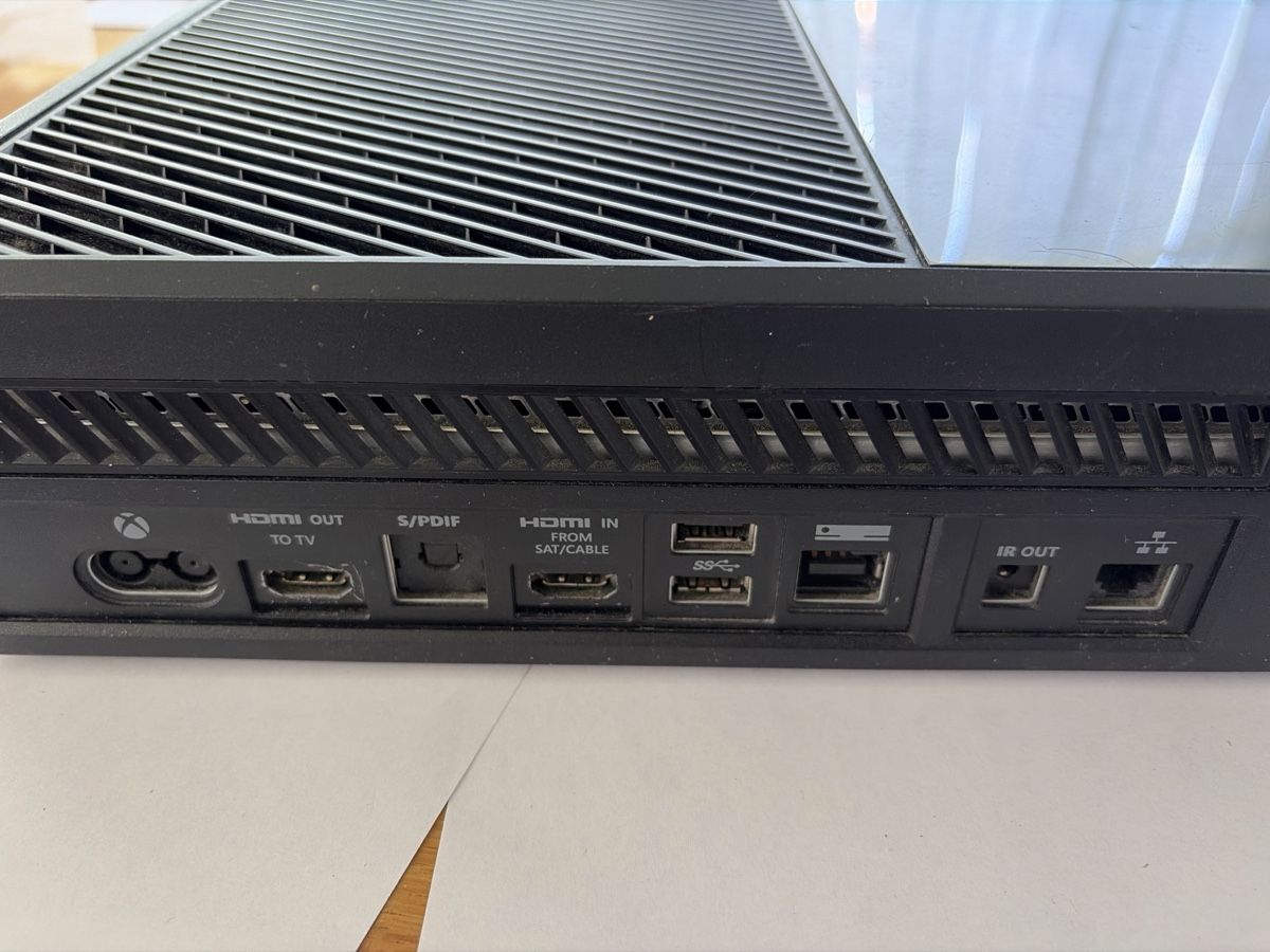 Microsoft Console: Console Xbox One – Usato da Echallens venduto da JAR69 2