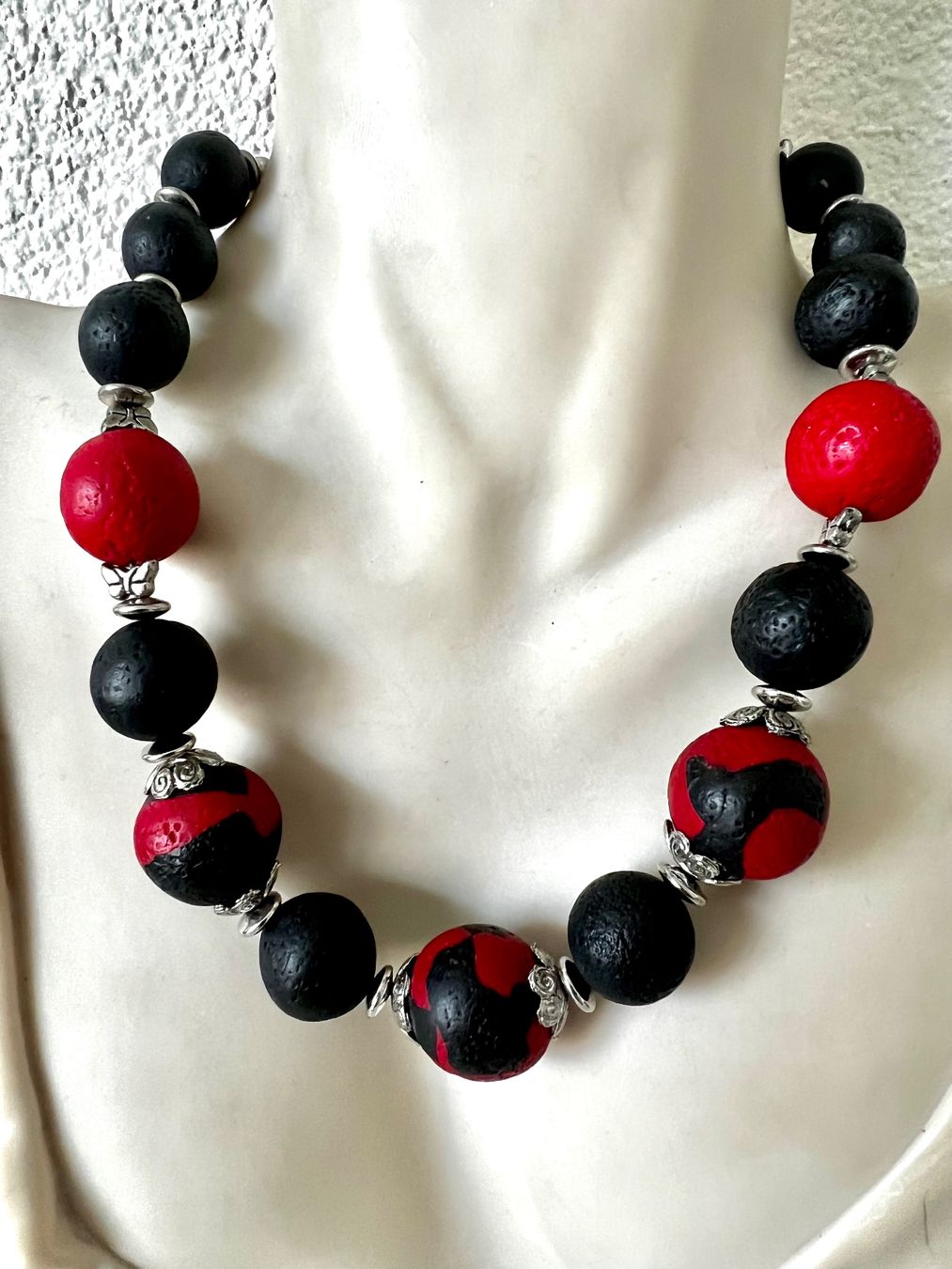 Colliers: Statement-Kette Lava & Designerperlen Handgefertigtes Unikat – D'occasion à Ruswil par artbyhand
