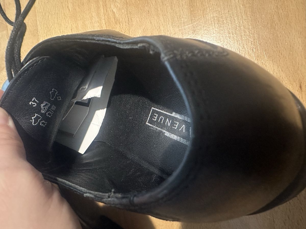 Scarpe da donna: 5th Avenue Schnürschuhe Schwarz Echt Leder Gr. 37 – Usato da Liestal venduto da esr_9y9c 3